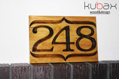 číslo domu z dreva